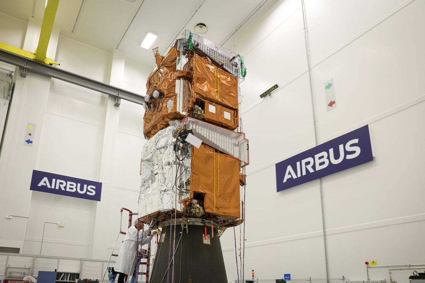 PleiadesNeo-5-6-stacked-CopyrightAirbus