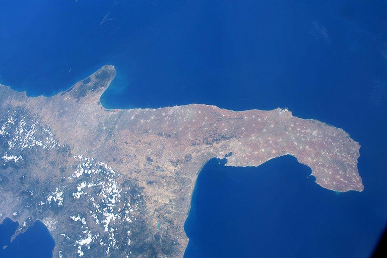 la_puglia_dallo_spazio1